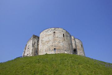 Fototapeta na wymiar medieval stone tower