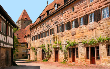 Mittelalterliche Gasse mit Wehrturm, Maulbronn