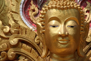 Buddha Kopf in Gold - Buddhismus