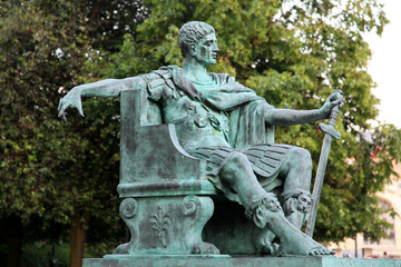 Obraz premium statue of Constantine I in York, England , UK