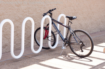 Fototapeta na wymiar Abandoned bicycle in a parking