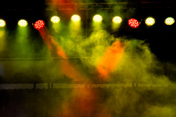 lumières dans une scène de concert