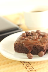 chocolate cake and  labtop