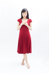 目を瞑った女性