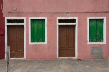 Fototapeta na wymiar dom w Burano (Wenecja)