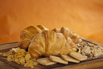 colazione con cornetti al forno