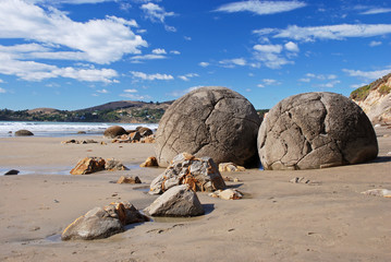 Fototapeta na wymiar Maoraki boulders on Koekohe Beach, Otago
