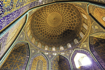 Fototapeta na wymiar Sheikh Lotf Allah Meczet w Isfahanie, Iran