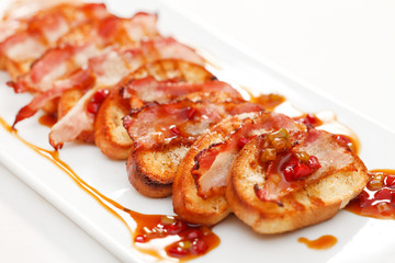 toasts with bacon