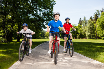 Fototapeta premium Family biking