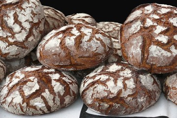 Knusprig frisches Bauernbrot