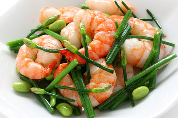 stir-fry flowering chinese chives with prawns and edamame
