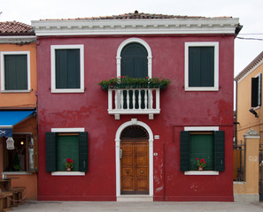 casa rossa a Burano (Venezia)