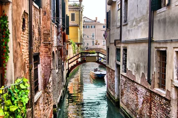 Wandaufkleber Malerischer Kanal im historischen Venedig (mit HDR-Verarbeitung) © Jenifoto