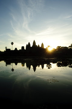 angkor wat sunrise, vertical, siem reap, cambodia