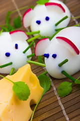 Mice made from eggs with cheese for child breakfast