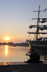 coucher de soleil sur le vieux port de marseille 8