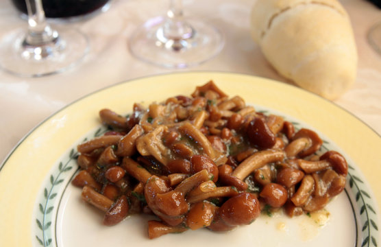 Contorno di funghi chiodini