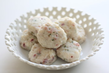 アジアン食材のすみれ団子