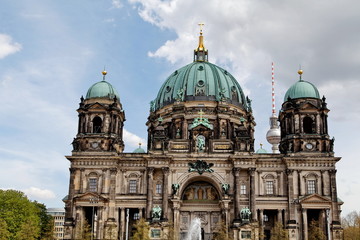 Berliner Dom, Fernsehturm. Berlin. © Bruno Bleu