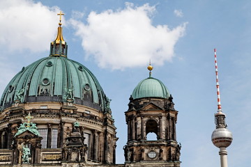 Berliner Dom, Fernsehturm. Berlin. © Bruno Bleu
