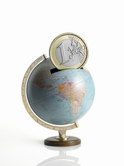 globe as money box - mappamondo a salvadanaio