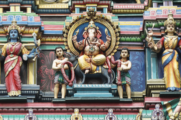 Fototapeta na wymiar Hinduistische Tempelfiguren