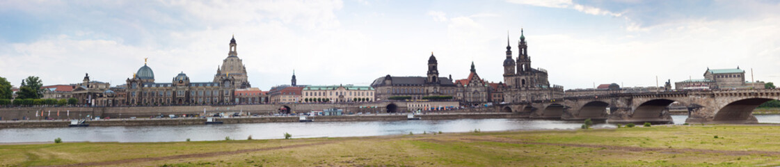Fototapeta na wymiar Huge panorama of Dresden, Germany
