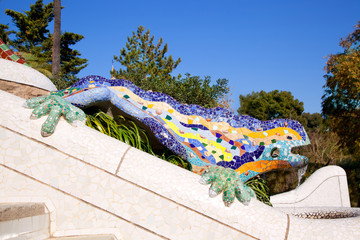 Fototapeta premium Dragon salamandra of gaudi in park guell