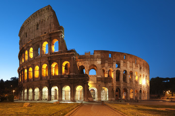 Fototapeta na wymiar Coliseum at night, in Rome - Italy