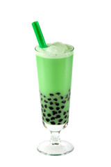 Bubble tea vor weissem Hintergrund