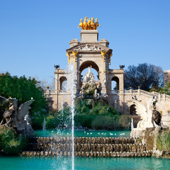 Fototapeta premium Barcelona ciudadela park lake fountain and quadriga