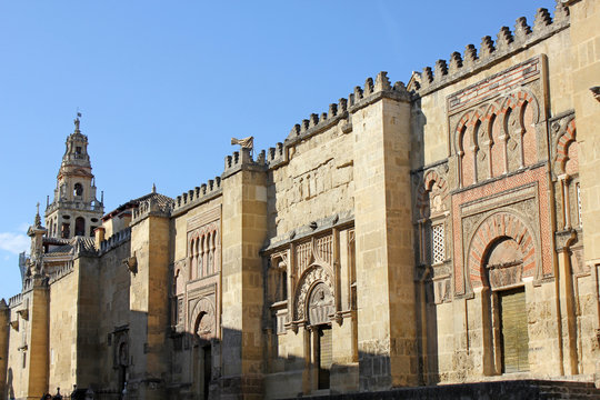 Puertas y campanario de la mezquita de C&oacute;rdoba - Espa&ntilde;a