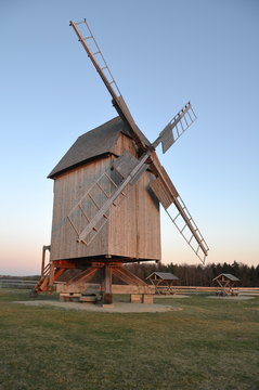 Bockwindm&uuml;hle Klettbach bei Erfurt im Sonnenuntergang