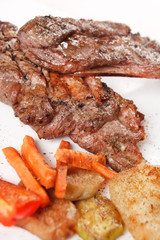 steak with grilled vegetables