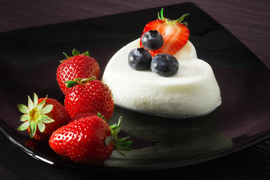 panna cotta with strawberry and bluberry