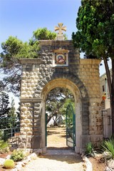 Fototapeta na wymiar Wejście do klasztoru Karmelitów