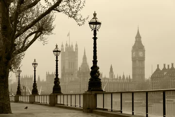 Fotobehang Big Ben &amp  Houses of Parliament, Londen in de mist © Tombaky