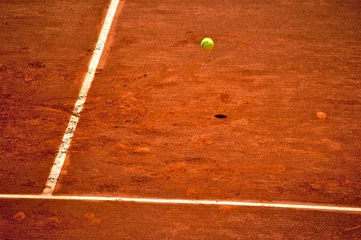 Fotobehang Terrain de tennis et balle jaune © Alexi Tauzin