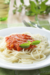 Spaghetti with salsa