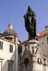 statue in dubrovnik