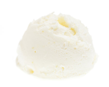 Zitroneneiskugel von vorne auf weißem Hintergrund