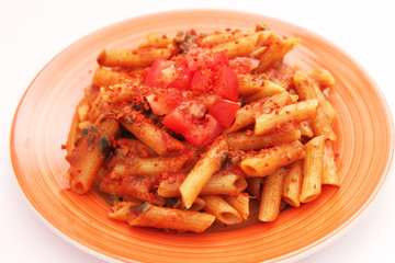 Nudeln mit Tomatensauce und Paprika