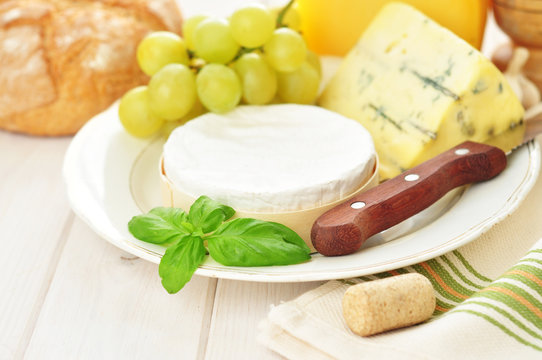 Cheese, grapes and bread