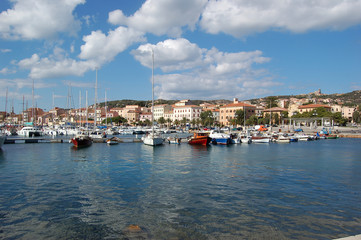 Fototapeta na wymiar La Maddalena-panorama