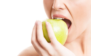 woman eating an apple