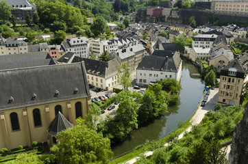 Fototapeta na wymiar Krajobraz nad rzeką w Luksemburgu