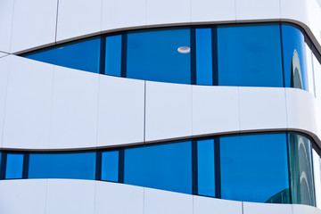 Fototapeta premium modernes Bürogebäude - Büro - Hausfassade