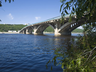 Obraz premium bridge across the river