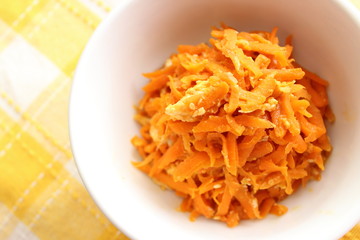 Carrot and canned tuna stir fly salad